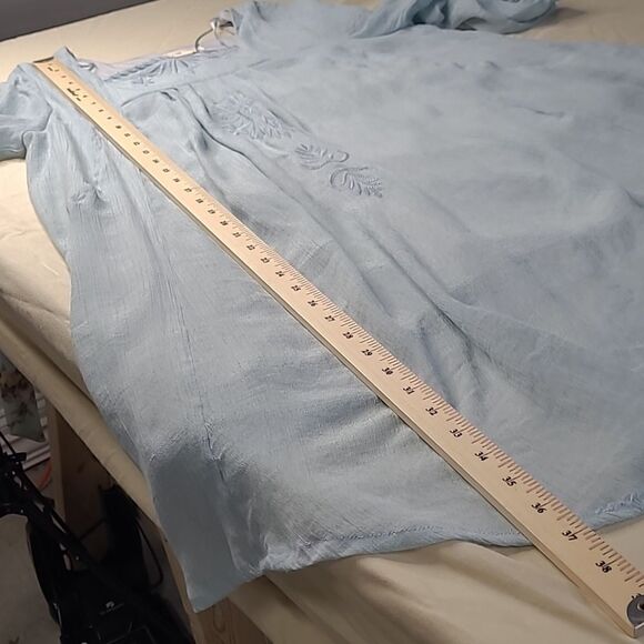 Crescent sz M midi dress.  Ice blue embroidery fabric.  Fully lined - Picture 6 of 9